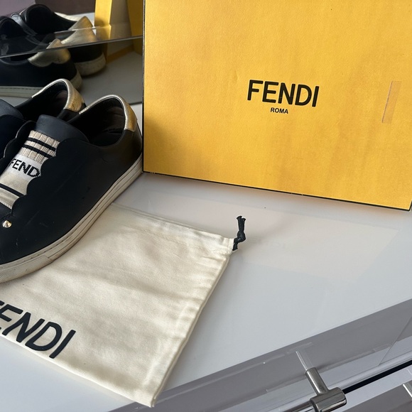 Fendi - Picture 10 of 15